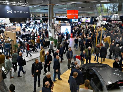 Elbilmessen stemning i hallerne